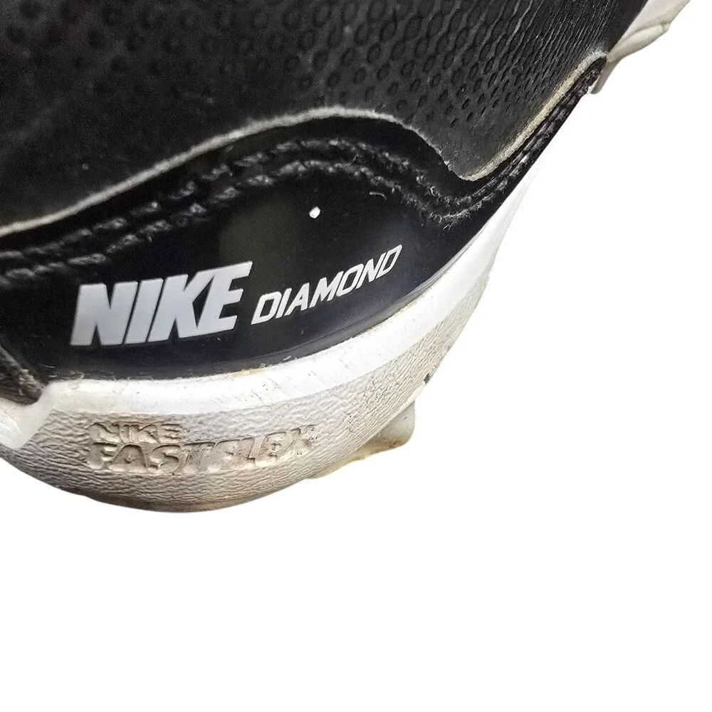 Nike FastFlex Diamond Black & White Baseball Cleats – Size 5Y‎